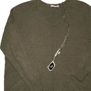 EST. 1948‎ Sweater